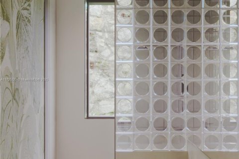 House in Miami, Florida 5 bedrooms № 1962595 - photo 24