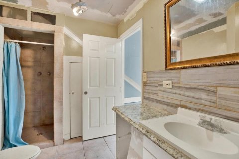 Commercial property in Tampa, Florida 319.31 sq.m. № 2298588 - photo 15