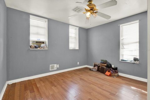 Commercial property in Tampa, Florida 319.31 sq.m. № 2298588 - photo 16