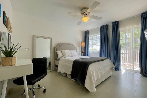 Снять в аренду кондоминиум в Корал-Гейблс, Флорида 2 спальни, 78.04м2, № 2056896 - фото 8