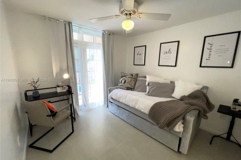 Снять в аренду кондоминиум в Корал-Гейблс, Флорида 2 спальни, 78.04м2, № 2056896 - фото 15