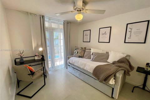 Снять в аренду кондоминиум в Корал-Гейблс, Флорида 2 спальни, 78.04м2, № 2056896 - фото 6