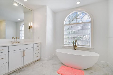 Villa ou maison à vendre à Tampa, Floride: 5 chambres, 416.67 m2 № 1734458 - photo 22
