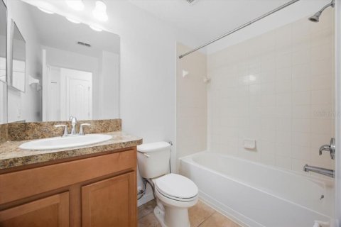 Touwnhouse à louer à Orlando, Floride: 3 chambres, 157.84 m2 № 2383999 - photo 18
