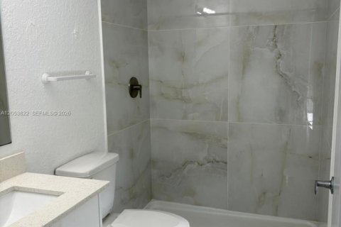 Touwnhouse à vendre à Homestead, Floride: 4 chambres, 129.88 m2 № 2172061 - photo 19