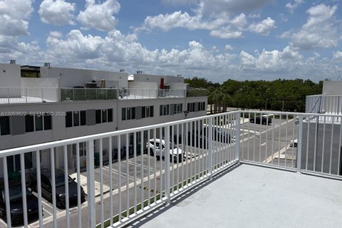Touwnhouse à vendre à Homestead, Floride: 4 chambres, 129.88 m2 № 2172061 - photo 28