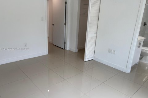 Touwnhouse à vendre à Homestead, Floride: 4 chambres, 129.88 m2 № 2172061 - photo 13