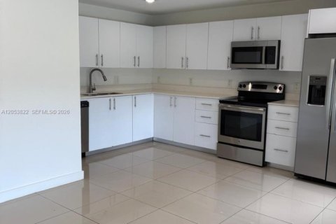 Touwnhouse à vendre à Homestead, Floride: 4 chambres, 129.88 m2 № 2172061 - photo 6