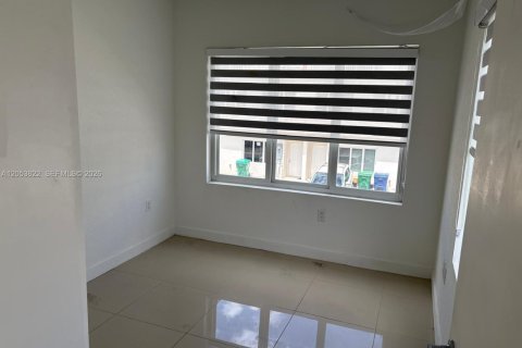 Touwnhouse à vendre à Homestead, Floride: 4 chambres, 129.88 m2 № 2172061 - photo 16