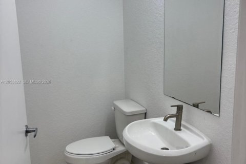Touwnhouse à vendre à Homestead, Floride: 4 chambres, 129.88 m2 № 2172061 - photo 8