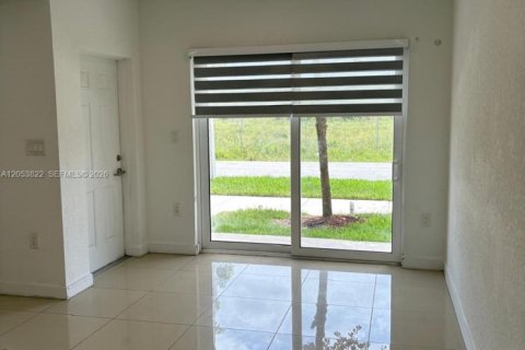 Touwnhouse à vendre à Homestead, Floride: 4 chambres, 129.88 m2 № 2172061 - photo 4