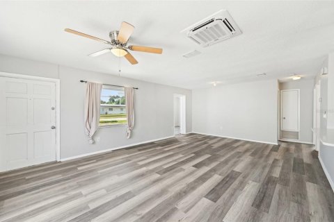 House in Venice, Florida 3 bedrooms, 102.01 sq.m. № 1685295 - photo 5