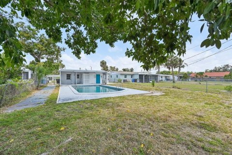 House in Venice, Florida 3 bedrooms, 102.01 sq.m. № 1685295 - photo 27