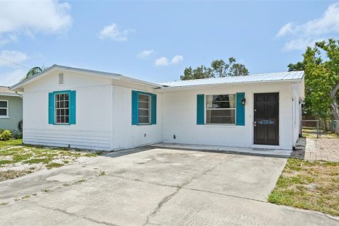 House in Venice, Florida 3 bedrooms, 102.01 sq.m. № 1685295 - photo 1