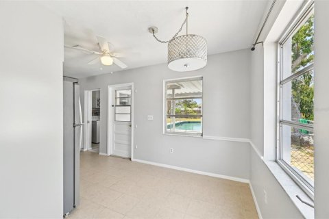 House in Venice, Florida 3 bedrooms, 102.01 sq.m. № 1685295 - photo 9