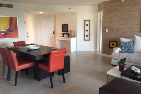 Condo in Aventura, Florida, 2 bedrooms  № 2001658 - photo 9