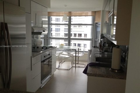 Condo in Aventura, Florida, 2 bedrooms  № 2001658 - photo 7