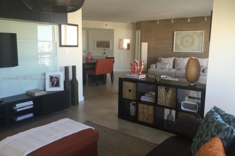 Condo in Aventura, Florida, 2 bedrooms  № 2001658 - photo 2