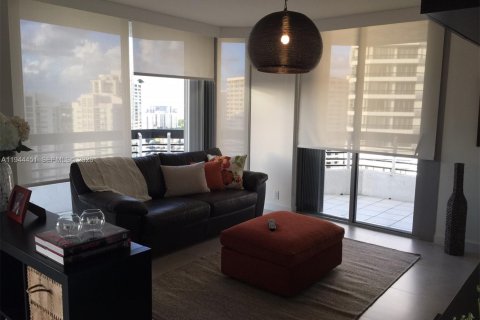 Condo in Aventura, Florida, 2 bedrooms  № 2001658 - photo 5
