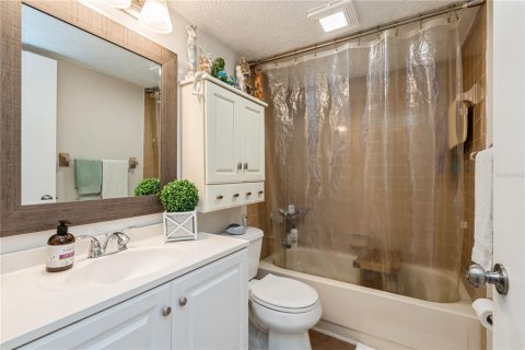 Copropriété à vendre à Cape Coral, Floride: 2 chambres, 83.24 m2 № 1679272 - photo 25