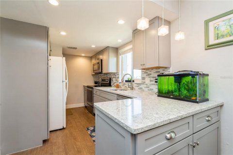 Copropriété à vendre à Cape Coral, Floride: 2 chambres, 83.24 m2 № 1679272 - photo 7
