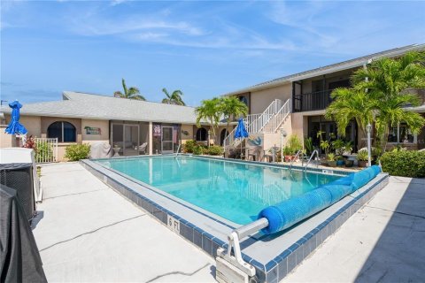 Copropriété à vendre à Cape Coral, Floride: 2 chambres, 83.24 m2 № 1679272 - photo 29