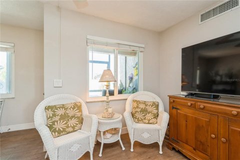 Copropriété à vendre à Cape Coral, Floride: 2 chambres, 83.24 m2 № 1679272 - photo 15