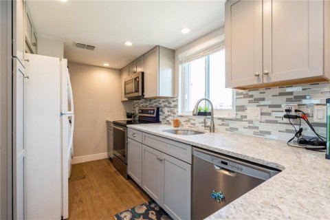Copropriété à vendre à Cape Coral, Floride: 2 chambres, 83.24 m2 № 1679272 - photo 6