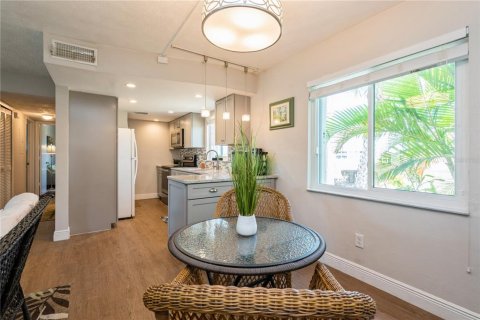Copropriété à vendre à Cape Coral, Floride: 2 chambres, 83.24 m2 № 1679272 - photo 10