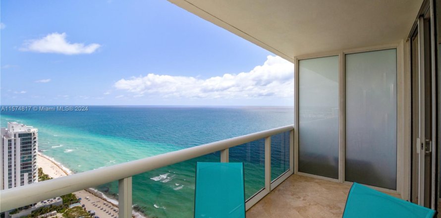 Condo à Hallandale Beach, Floride, 1 chambre  № 1138436