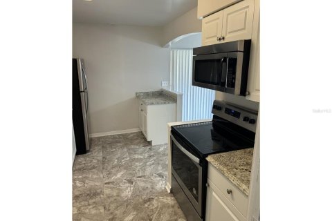 Villa ou maison à louer à Spring Hill, Floride: 2 chambres, 95.69 m2 № 2109533 - photo 8