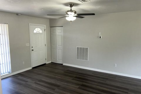 Villa ou maison à louer à Spring Hill, Floride: 2 chambres, 95.69 m2 № 2109533 - photo 3