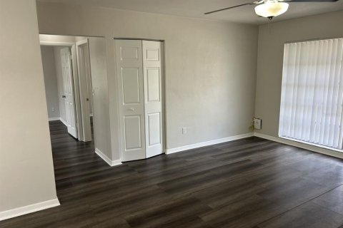 Villa ou maison à louer à Spring Hill, Floride: 2 chambres, 95.69 m2 № 2109533 - photo 6