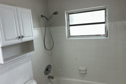 Villa ou maison à louer à Spring Hill, Floride: 2 chambres, 95.69 m2 № 2109533 - photo 17