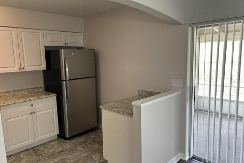 Villa ou maison à louer à Spring Hill, Floride: 2 chambres, 95.69 m2 № 2109533 - photo 11