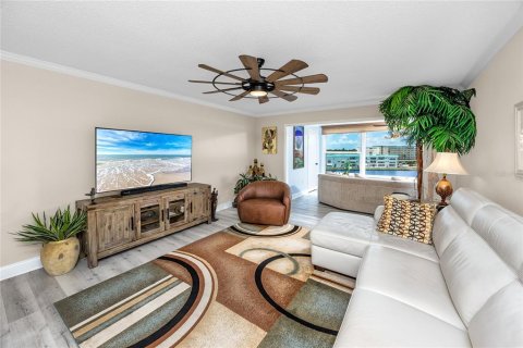 Condo in Gulfport, Florida, 2 bedrooms  № 1815671 - photo 17