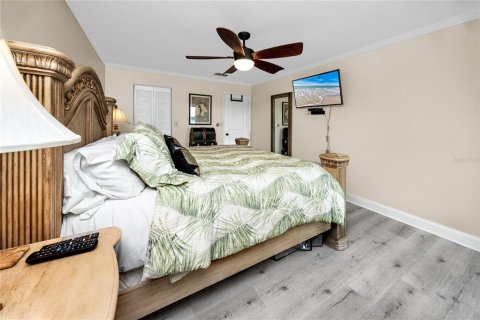 Condo in Gulfport, Florida, 2 bedrooms  № 1815671 - photo 27