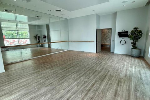 Copropriété à louer à Miami, Floride: 2 chambres, 108.23 m2 № 1964132 - photo 24