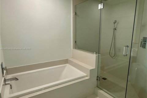 Copropriété à louer à Miami, Floride: 2 chambres, 108.23 m2 № 1964132 - photo 12