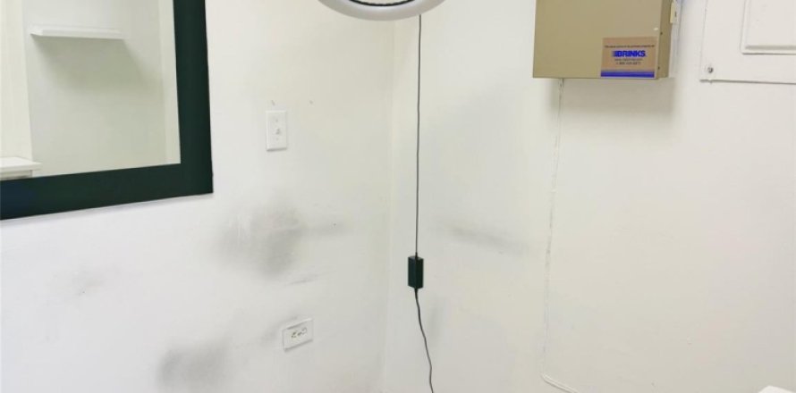 Magasin à Coral Springs, Floride № 1172237