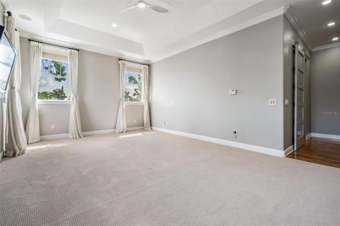 Casa en venta en Tampa, Florida, 5 dormitorios, 390.56 m2 № 1803761 - foto 28