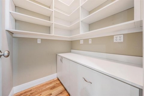 Casa en venta en Tampa, Florida, 5 dormitorios, 390.56 m2 № 1803761 - foto 20