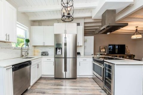 Купить виллу или дом в Норт-Майами, Флорида 3 спальни, 152.45м2, № 2005520 - фото 8