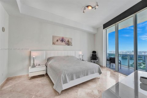 Condo in Sunny Isles Beach, Florida, 2 bedrooms  № 2047395 - photo 15