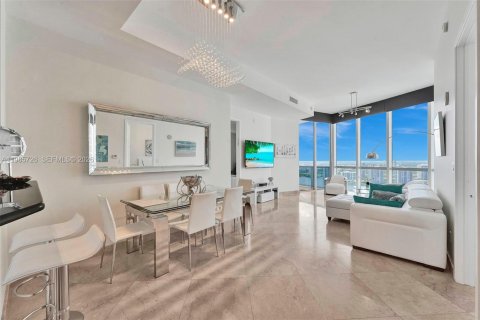 Condo in Sunny Isles Beach, Florida, 2 bedrooms  № 2047395 - photo 4