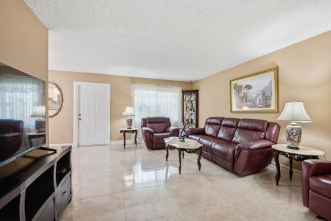 Condo in Delray Beach, Florida, 2 bedrooms  № 2251660 - photo 11