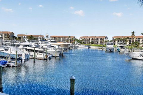 Condominio en Jupiter, Florida, 2 dormitorios № 2245689