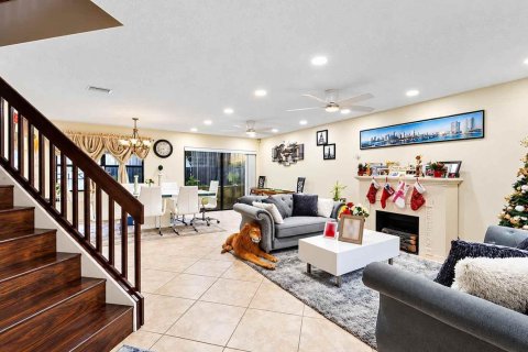 Villa ou maison à louer à Pembroke Pines, Floride: 4 chambres, 211.45 m2 № 2387079 - photo 5