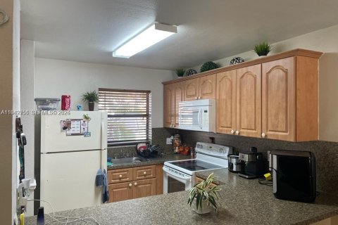 Touwnhouse à Hialeah, Floride 2 chambres, 93.18 m2 № 2000131
