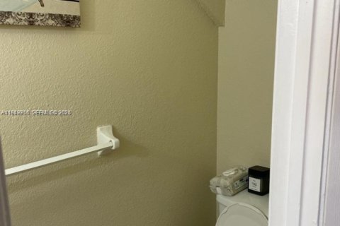 Touwnhouse à louer à Hialeah, Floride: 2 chambres, 93.18 m2 № 2000131 - photo 8